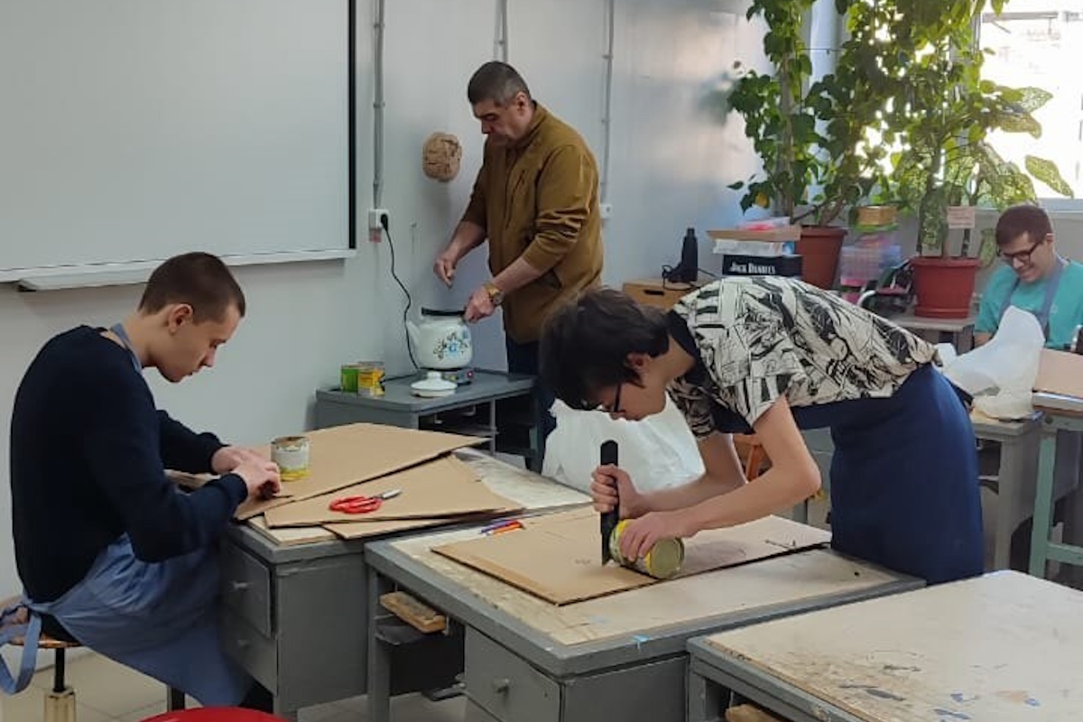 Патриотизм в действии: Студенты техникума-интерната вносят вклад в поддержку бойцов СВО