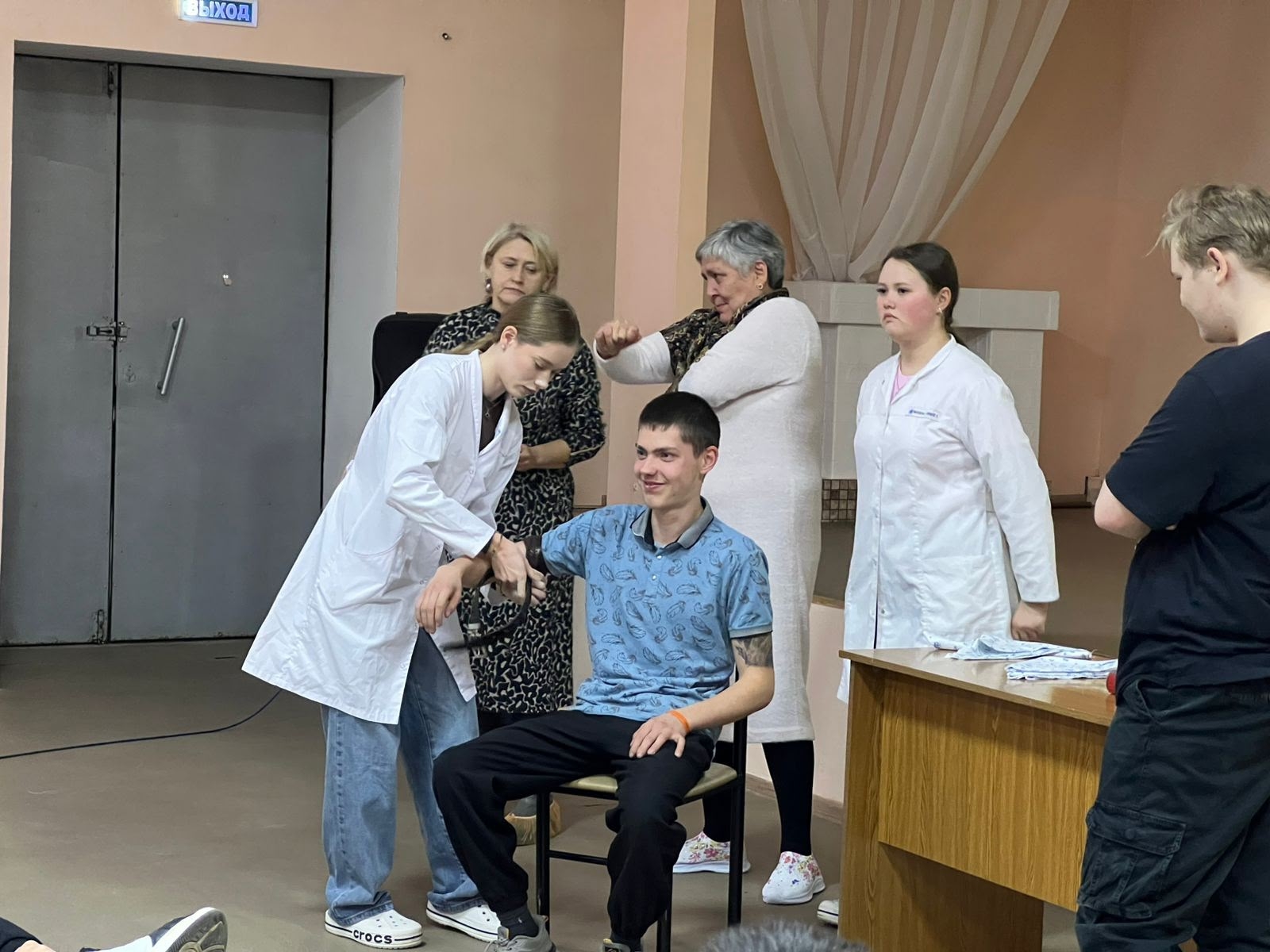Учимся у лучших: студенты-медики ЮУГМУ провели для нас мастер-класс по самопомощи!